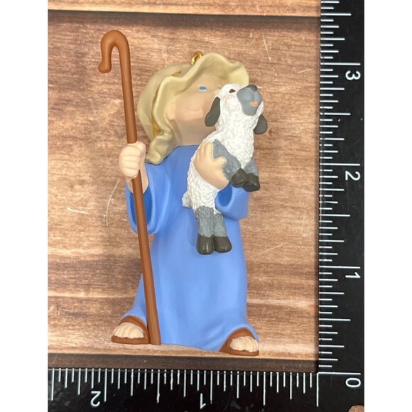 1998 HALLMARK KEEPSAKE ORNAMENT QX6496 WATCHFUL SHEPHERD WITH LAMB - Picture 11 of 11